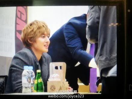 [HJL] LUCKY Fansign Event [25.10.11] 315063_303139026379007_231614143531496_1319672_532408527_n
