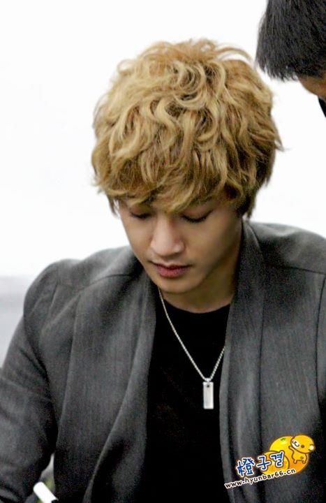 [HJL] LUCKY Fansign Event [25.10.11] (4)  317486_304085712951005_231614143531496_1323941_1752591293_n