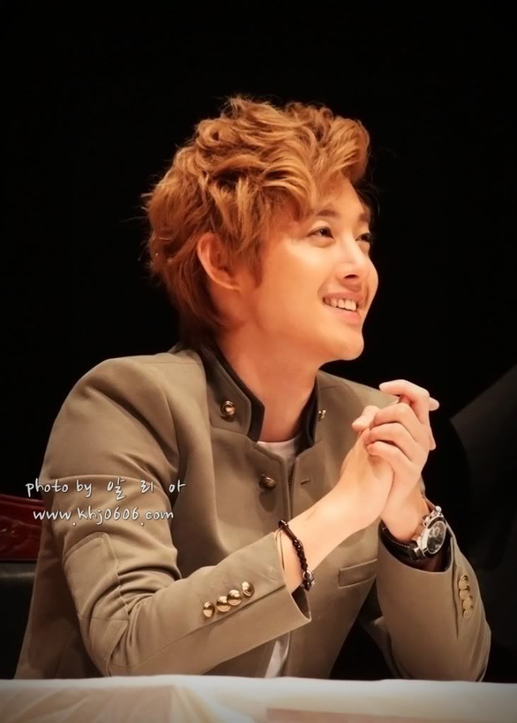 [HJL] ‘Lucky’ album fansign event [19-23.10.11] 359b033b5bb5c9ea92ffe6a0d539b6003af3b361