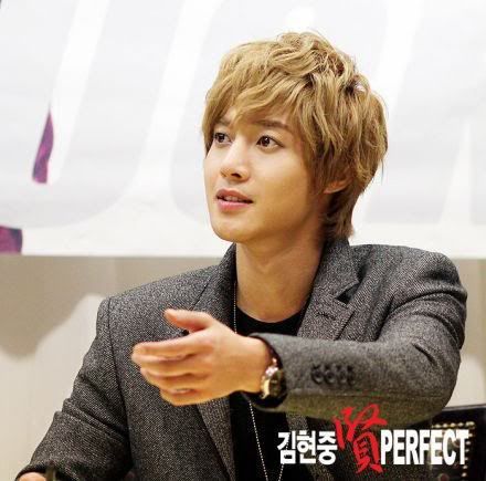 [HJL] LUCKY Fansign Event [25.10.11] (6) 379571_306062739419969_231614143531496_1335150_1413062971_n