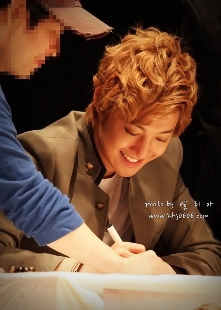 [HJL] ‘Lucky’ album fansign event [19-23.10.11] 3c6d55fbb2fb43160593803920a4462308f7d3e1