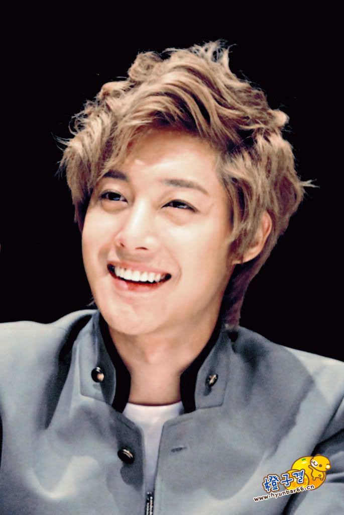 [HJL] ‘Lucky’ album fansign event [19-23.10.11] 7b943bd0f14d73733bf3cf21