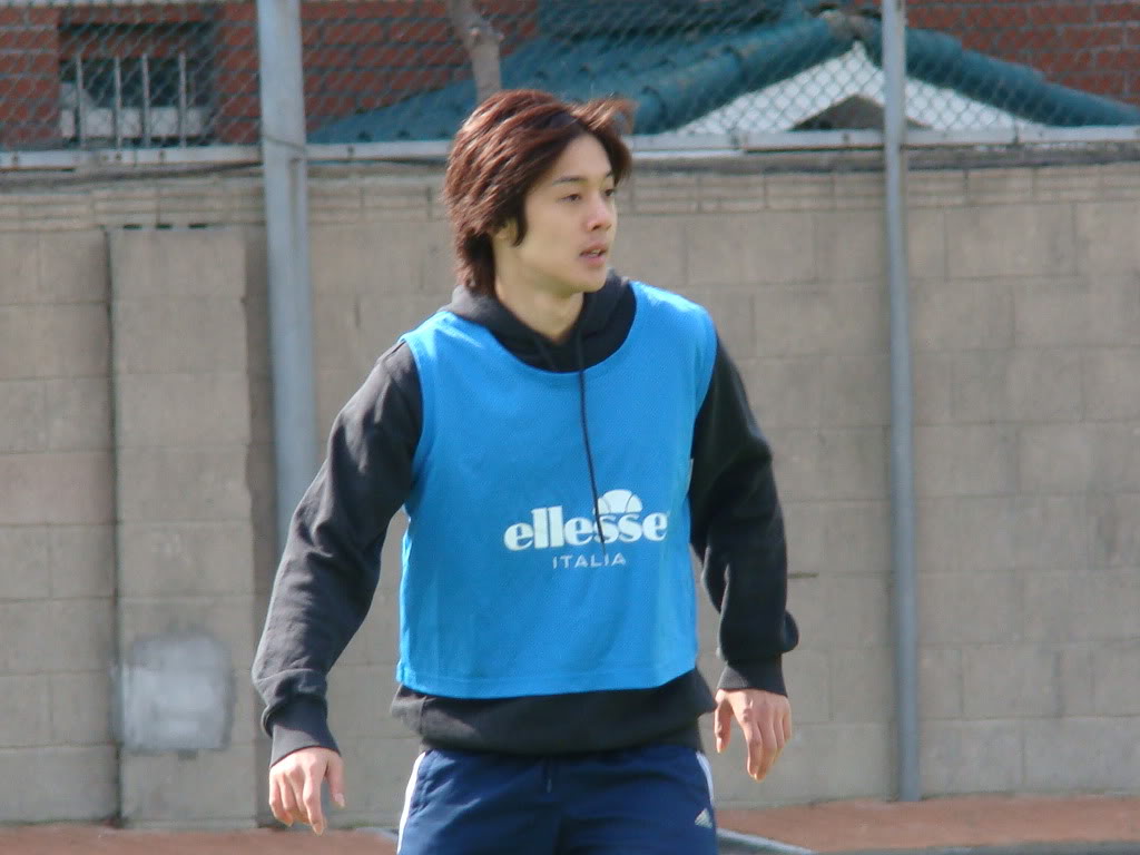 [info+fotos+video] HyunJoong jugando al futbol DSC02497