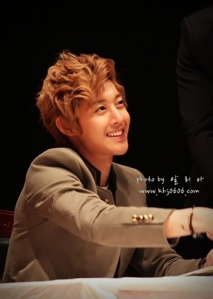 [HJL] ‘Lucky’ album fansign event [19-23.10.11] Ac6eddc451da81cb330e798e5266d0160824318c