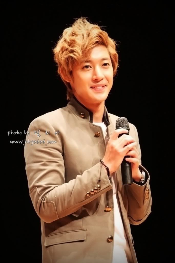 [HJL] ‘Lucky’ album fansign event [19-23.10.11] Ae51f3deb48f8c545786206c3a292df5e0fe7f18