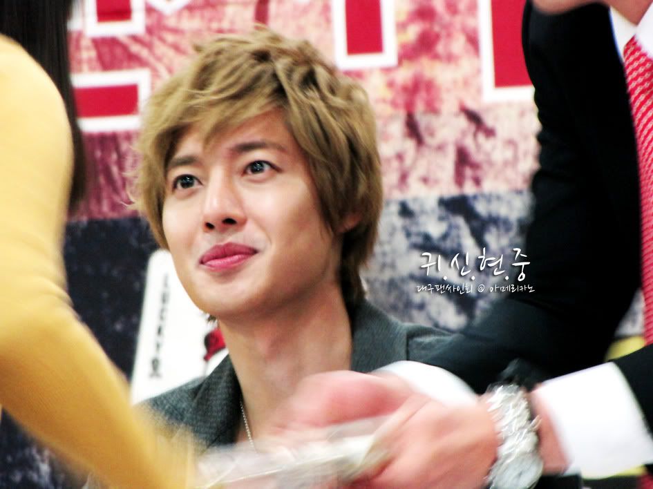 [HJL] ‘Lucky’ album fansign event [19-23.10.11] B812c8fcc3cec3fd35889031d688d43f8794273b