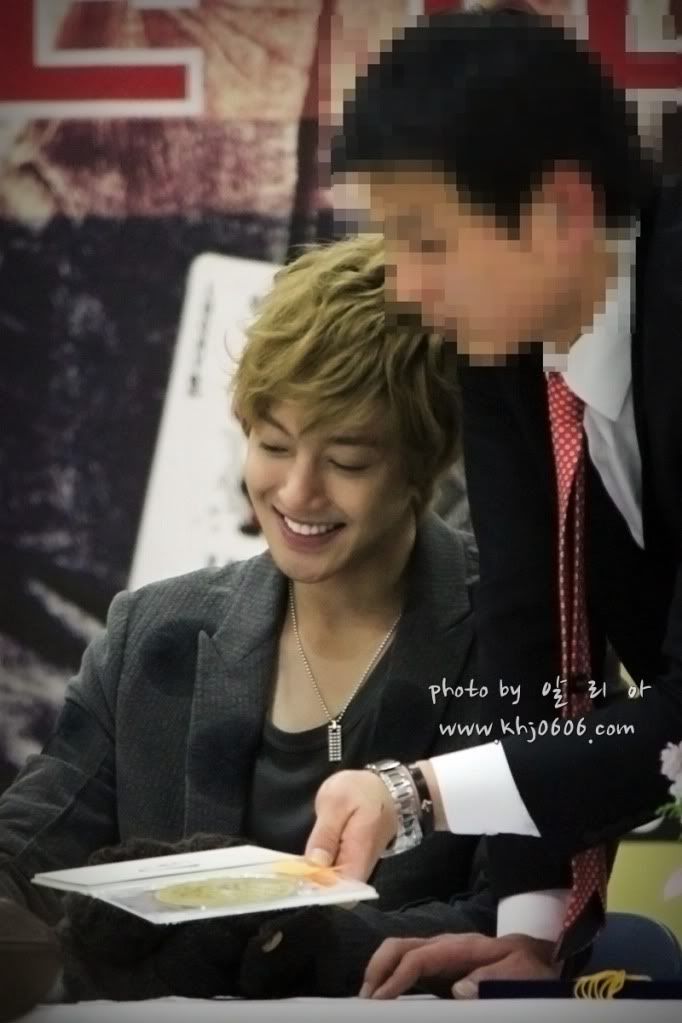 [HJL] ‘Lucky’ album fansign event [19-23.10.11] D058ccbf6c81800ac3bc6d4db13533fa828b471c