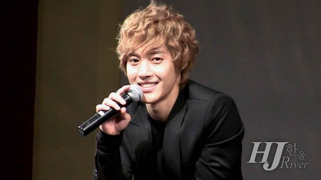 [HJL] LUCKY Fansign Event [30.10.11] (2) D62a6059252dd42a779fc7ef033b5bb5c8eab8e4