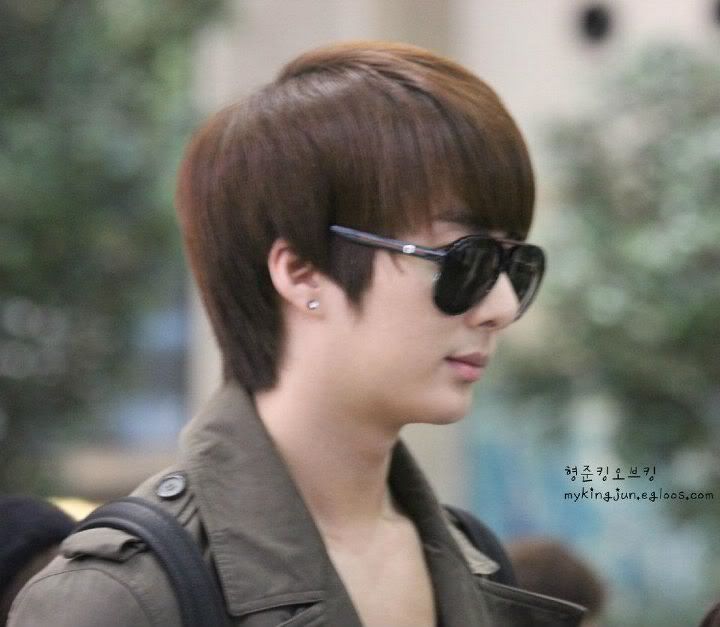 [HJB] Gimpo airport hacia Japón para apoyar a Kibum (22.10.11) (3) 293526_208749075861744_130589590344360_507486_2065178390_n