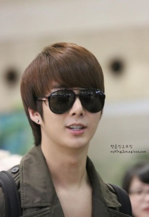 [HJB] Gimpo airport hacia Japón para apoyar a Kibum (22.10.11) (3) 304281_208749729195012_130589590344360_507511_890330748_n