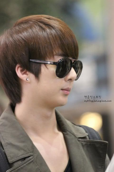 [HJB] Gimpo airport hacia Japón para apoyar a Kibum (22.10.11) (3) 320014_208749332528385_130589590344360_507495_819485367_n