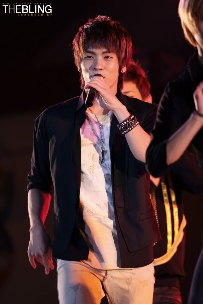 10.09.28 Jonghyun @ Bucheon Expo Opening Ceremony 1285777943_10092819