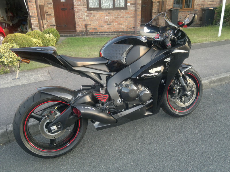 Honda Fireblade 2008. Better than new KGrHqFh8E5cho0EiBBObmv5vyOw60_3