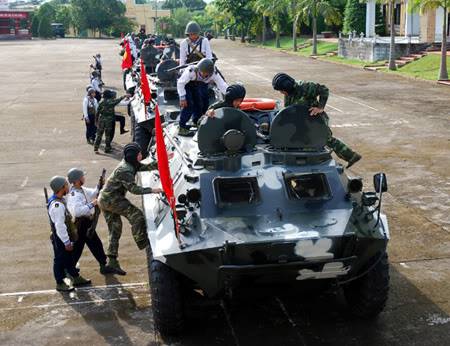 Army Topic BTR-60-1