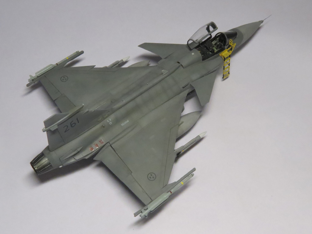 SAAB JAS 39C Gripen, 1/48 Kitty Hawk 39-F01_zpseoucjxac