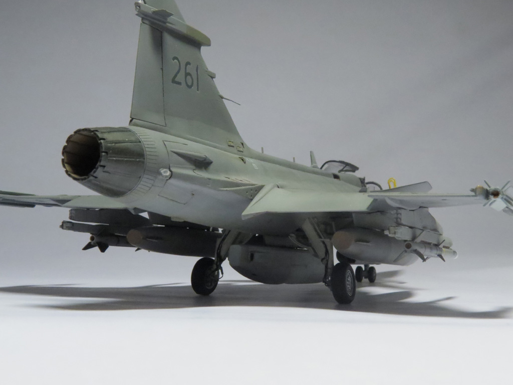 SAAB JAS 39C Gripen, 1/48 Kitty Hawk 39-F18_zpsjctpq7yj