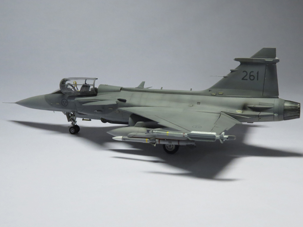 SAAB JAS 39C Gripen, 1/48 Kitty Hawk 39-F34_zps7mc0crsb