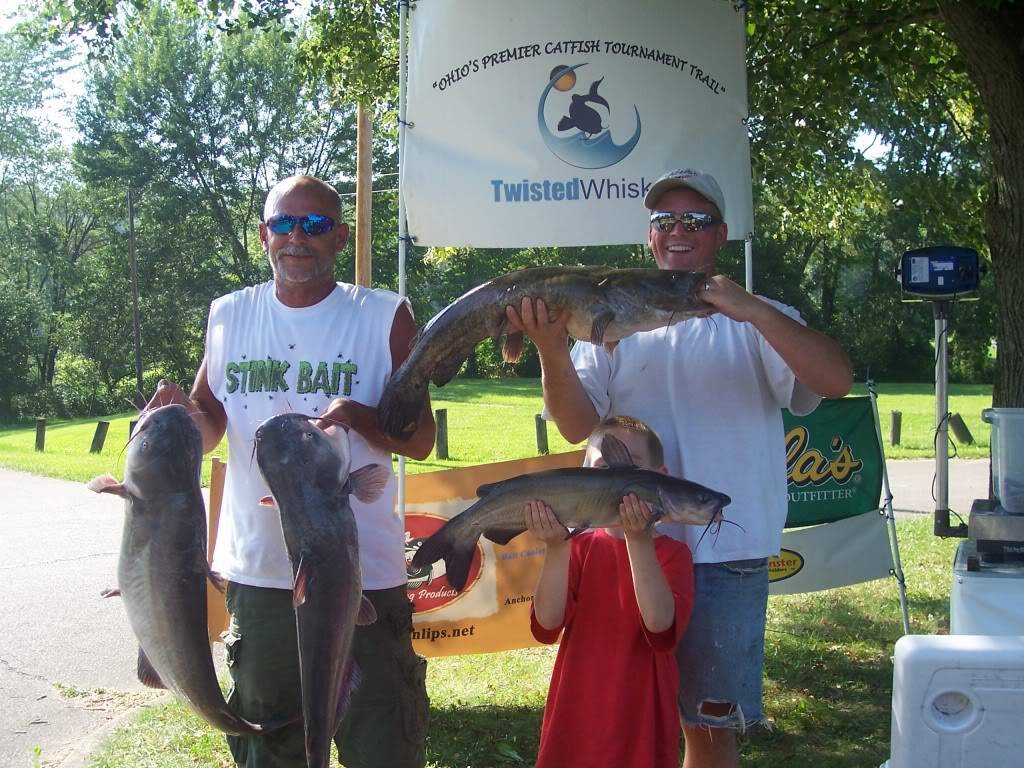 TWZ Ohio's Biggest catfish 2010 Anglers TWZohioriver2010DennyRossJustinJackson2