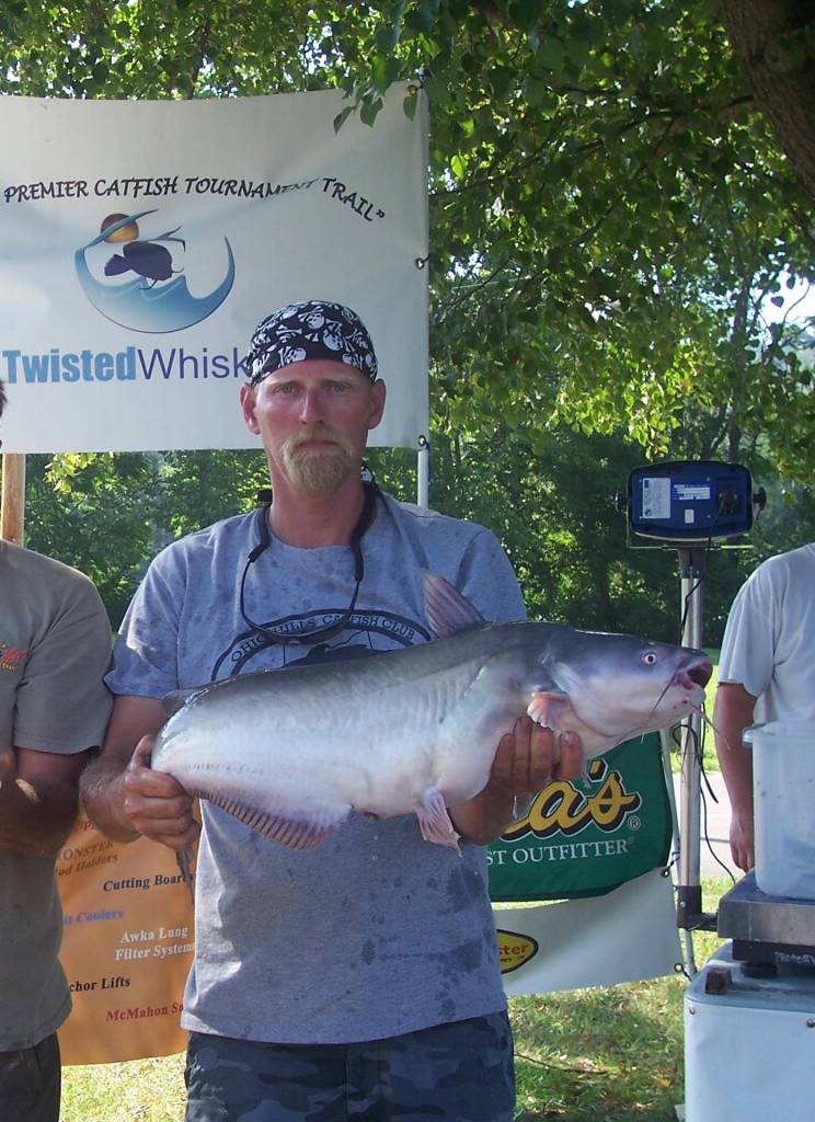 TwistedWhiskerz tournament cat fish pics over 10 pounds   OhioRiverToddAnderson1338poundBlue