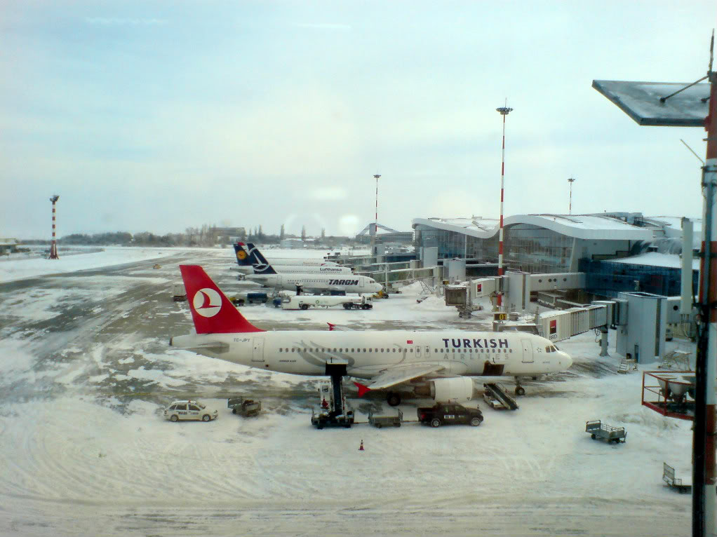 Aeroportul Bucuresti (Henri Coanda/Otopeni) - Februarie 2012 DSC00084