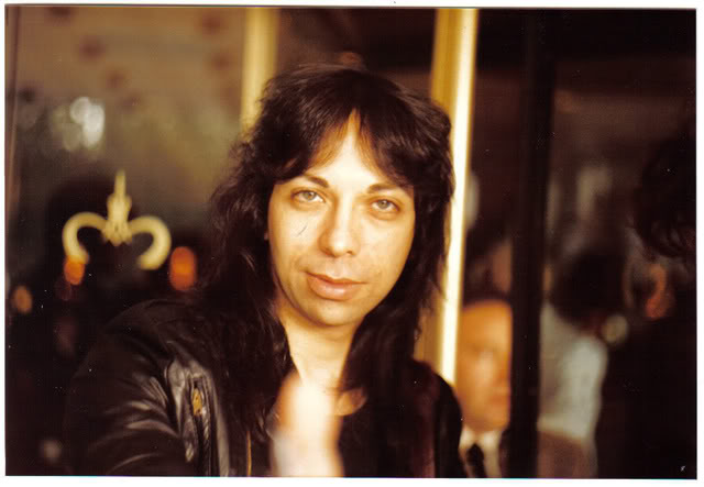 Vinnie Vincent - Page 13 Hilton6