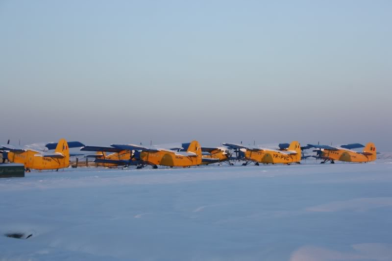 Pitesti - Aerodromul Geamana / Aeroclubul Henri Coanda (LRPT) Bgbg