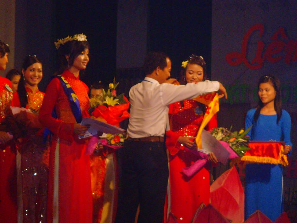 Hình Ảnh Sau Đêm Chung Kết Miss Huaf 2010 SNV37088