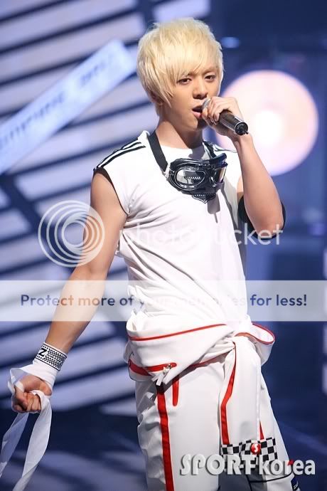 [PERF] [9/7/2010] 100708 Comeback Stage at MCountdown, 20100708215226156