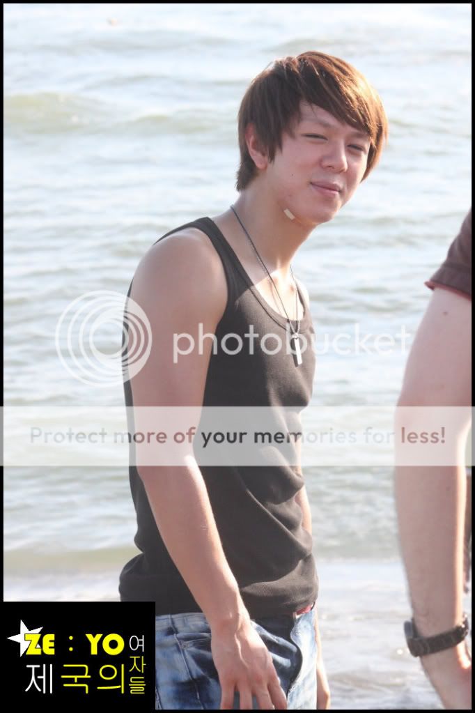  [OTHER] 100814 ZE:A Playing at the Beach, [2010.08.25] UPDATED 74bd9d96