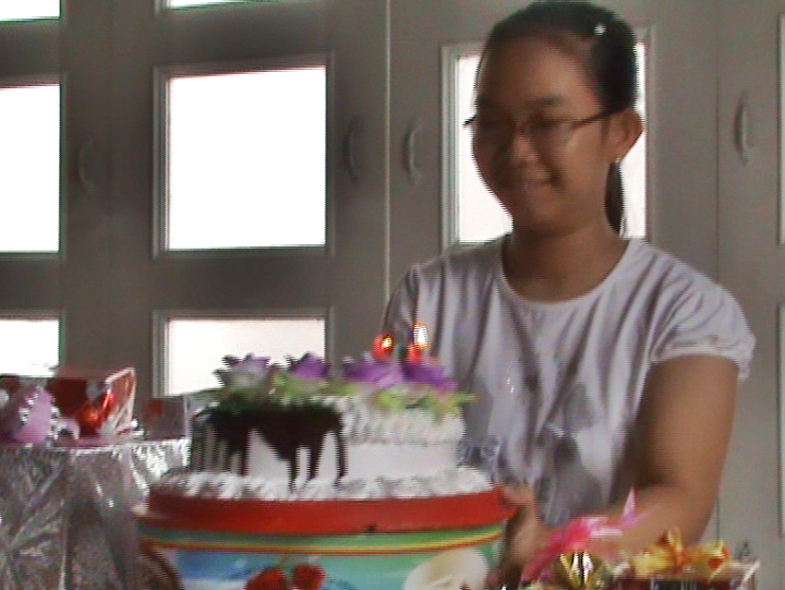 KVy's birthday's photo >:D< 4