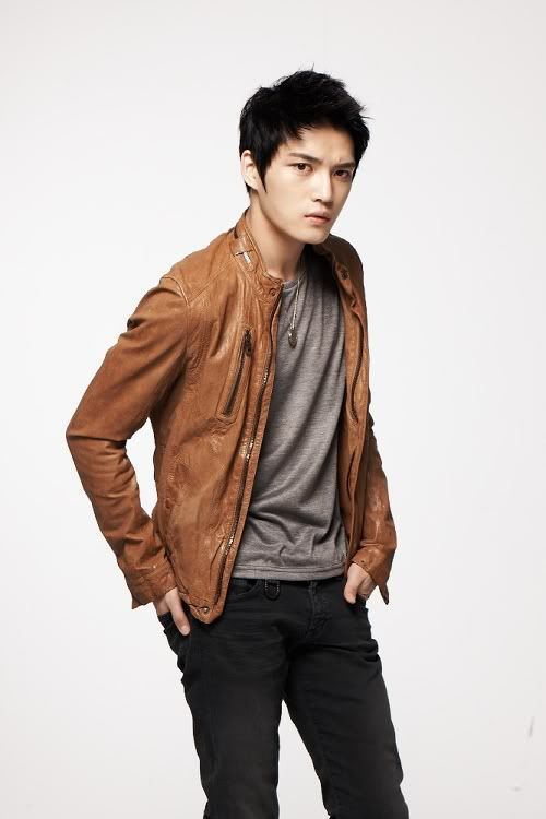 [Pics][28102011] Hình chưa qua chỉnh sửa của JYJ trong Penzal Q Nii60