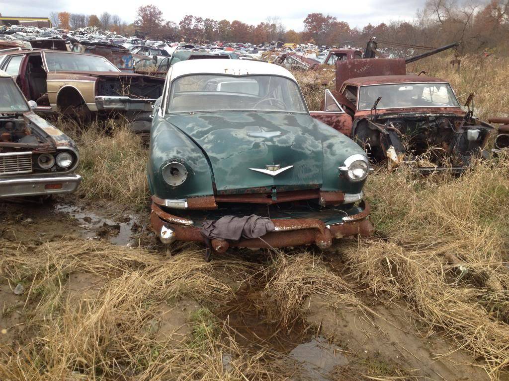 huge classic car junkyard Image_zps7673cdca