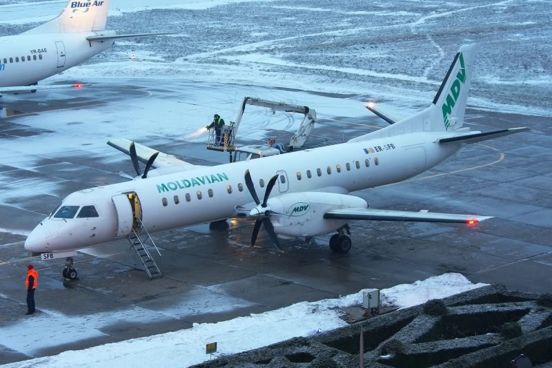 Aeroportul Bacau - Ianuarie 2010 IMGP11022