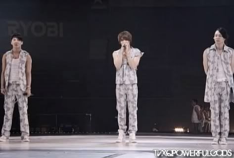 [PICS] JUNSU/JEJUNG/YUCHUN - THANKSGIVING LIVE IN DOME (CAPS) 26_9