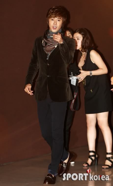  [PICS] 100901 YUNHO IN GUCCI FASHION SHOW  463