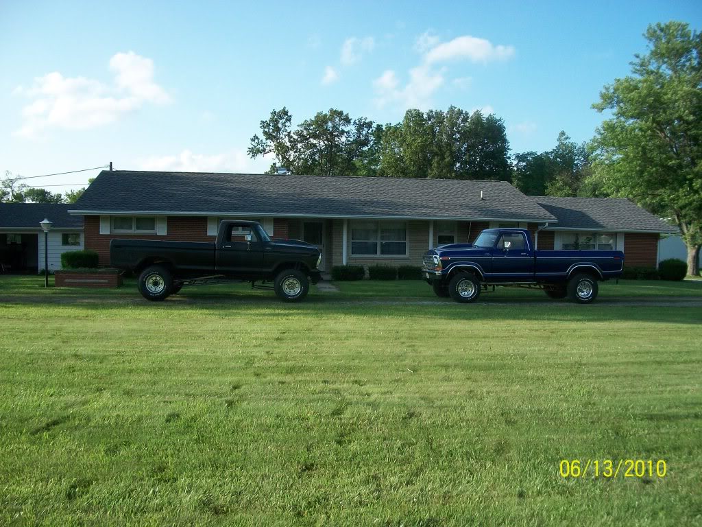 Pictures of pull trucks 100_0544