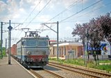 Bucuresti: Plimbari FeRoviaRe prin Garile bucurestene[2008] Th_1-LocomotivaelectricadelaCFRMarfa40-0439-6trecandprinBranesti-2-Copy_resize_zps395c7230