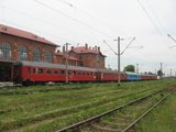 M500: Suceava Burdujeni - O gara internationala Th_23-TrenulRapidplecaspreVerestipentruapreluavagoanedinBotosani_resize
