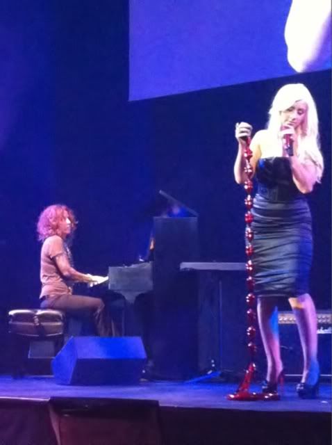 [VIDEO Completo Grabado Por Fan] Christina Hace Cover de 'Imagine' en New York. - Página 2 B993ra