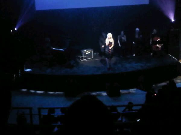 [VIDEO Completo Grabado Por Fan] Christina Hace Cover de 'Imagine' en New York. - Página 2 X2_2abeeb4