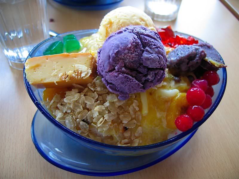 Hungry? haha Chowking-halo-halo