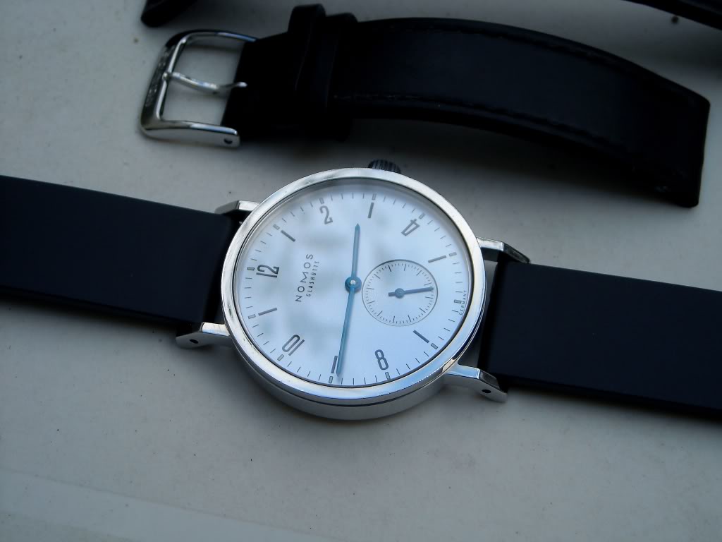 [Petite revue] Nomos Tangente Sport DSCN2614