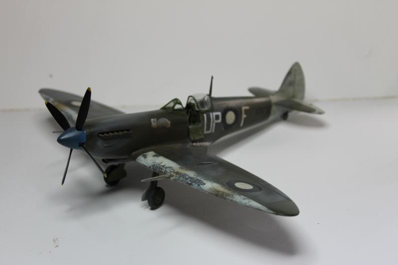 1/48 Arii Spitfire LF MK VIII A58-517 IMG_0400_zps27903380