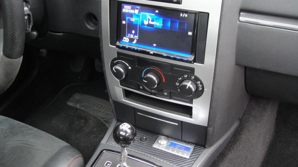 Instalacion en Dodge Charger SRT8 DSC00147_zps6f208fb1