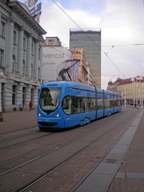 Tramvaj u Zagrebu PC090010_edited