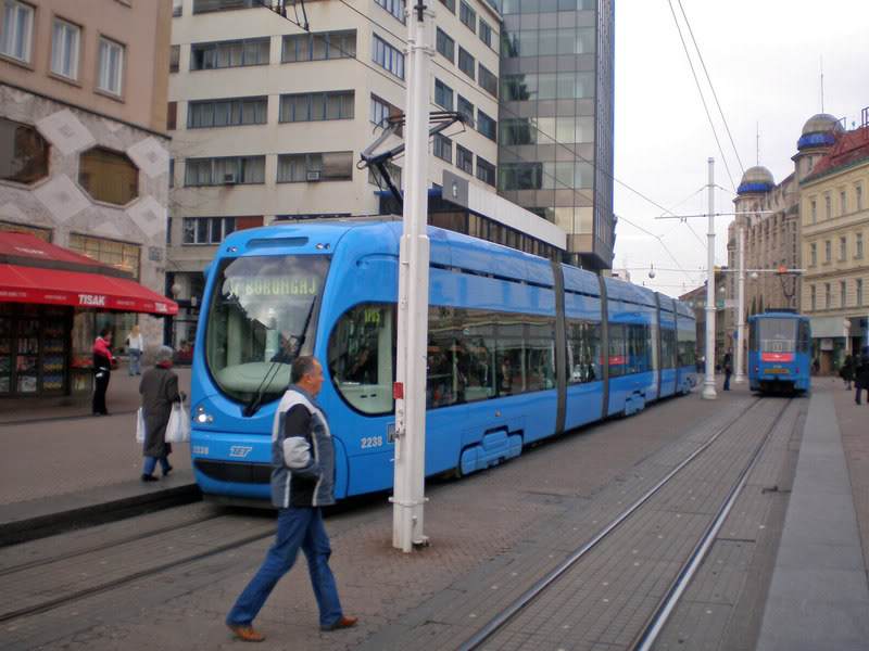 Tramvaj u Zagrebu PC090012_edited