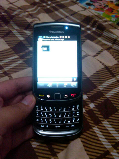 Blackberry 9800 AKA Torch Utf-8BSU1HMDAwMDQtMjAxMDA5MjktMDczNC5qcGc
