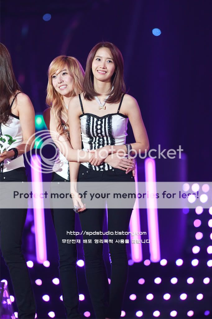 YoonSica (Yoona ♥ Jessica) Zy1vo