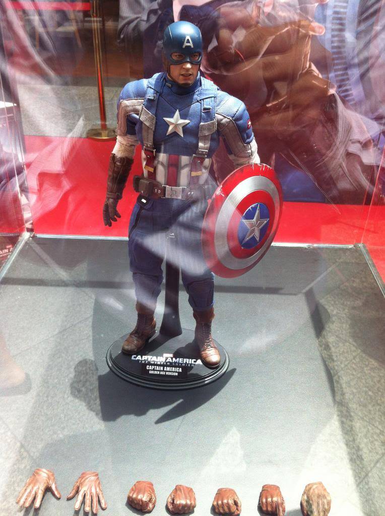 [Hot Toys] Captain America: The Winter Soldier - Captain America (Golden Age Ver.) IMG_0025