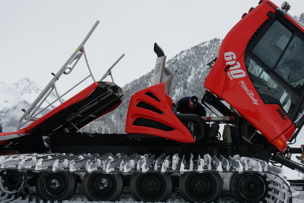 Ratraci - Mašine za uređivanje snježnih površina Pistenpraeparierung230